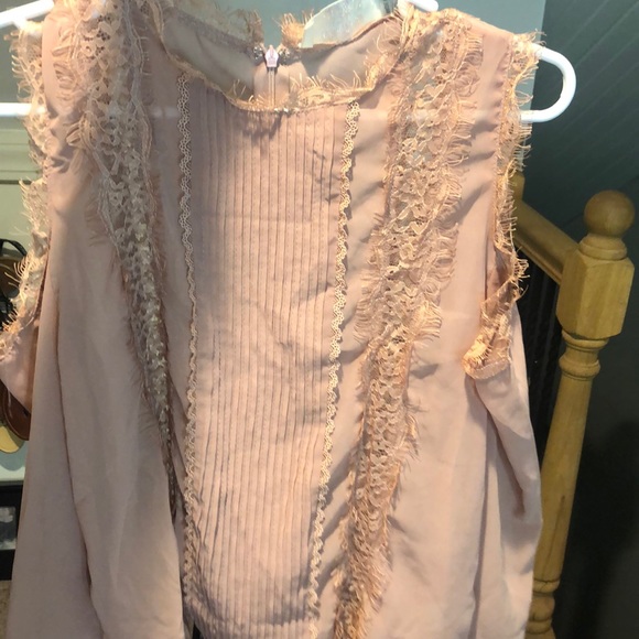 Pink blouse that is perfect for work - Picture 1 of 1